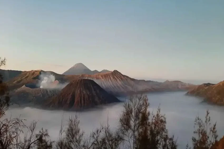 Fajar Pertama 2026 Bromo